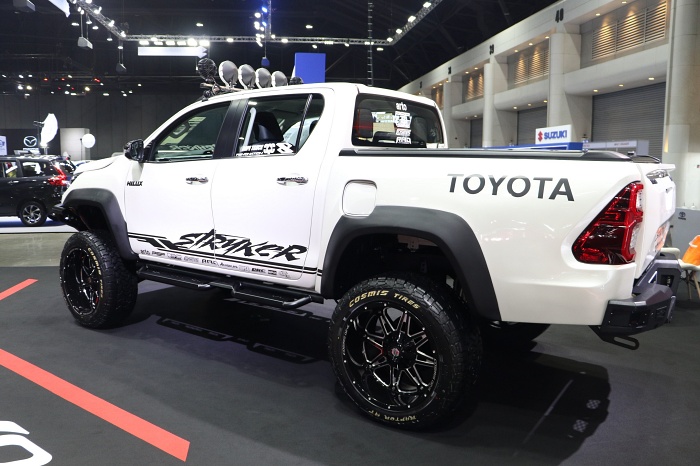Toyota Hilux Revo​ Camping style