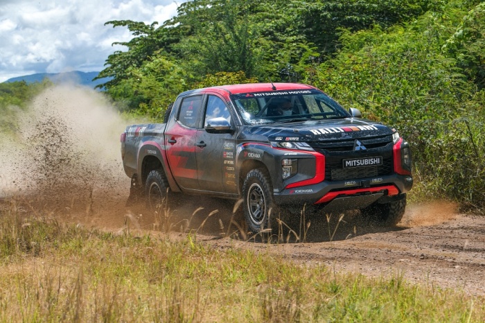 Mitsubishi Triton Rallycar