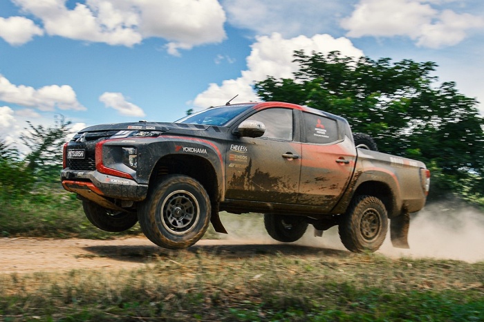 Mitsubishi Triton Rallycar