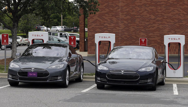 Tesla ตัวอย่างความสำเร็จของรถ EV