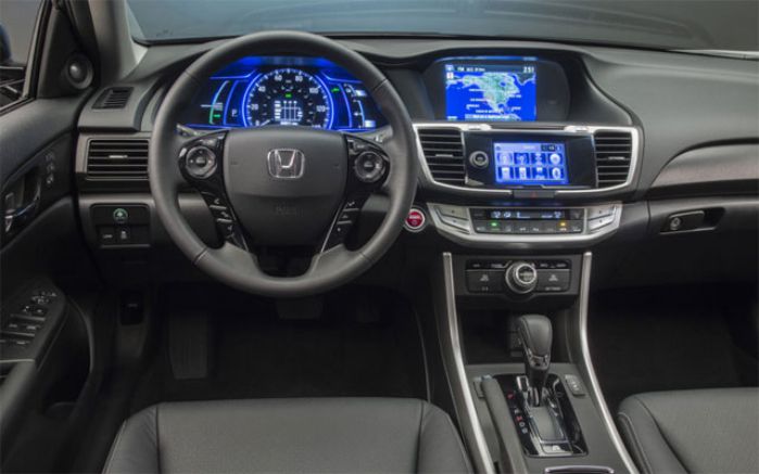 ภายใน Honda Accord Hybrid Tech 2014