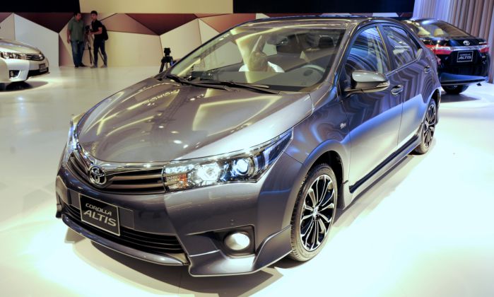 ภายนอกของ Toyota Altis 2014 ภายนอกของ Toyota Altis 2014