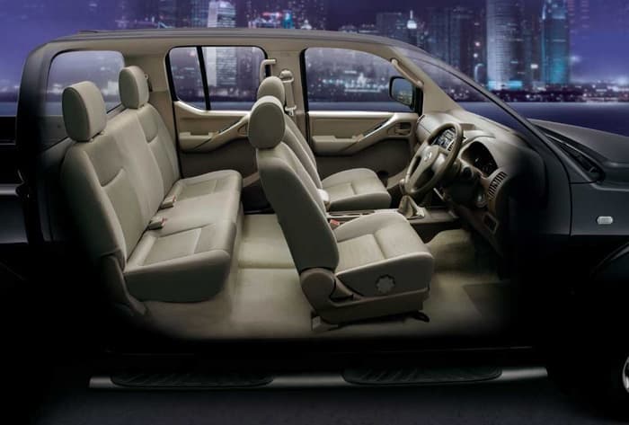 ภายใน nissan navara ปี 2010 ติดตั้งออปชันมาครบ