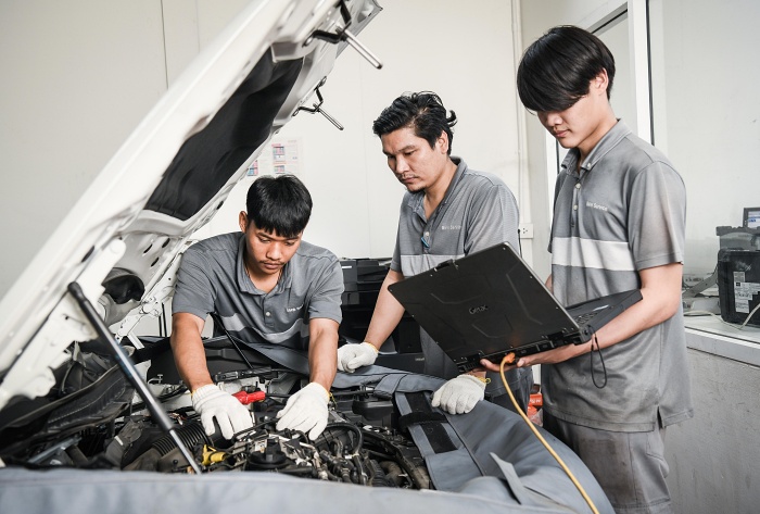 BMW ดันนักศึกษาอาชีวะ เสริมทักษะสำหรับการซ่อมรถยนต์ไฟฟ้า