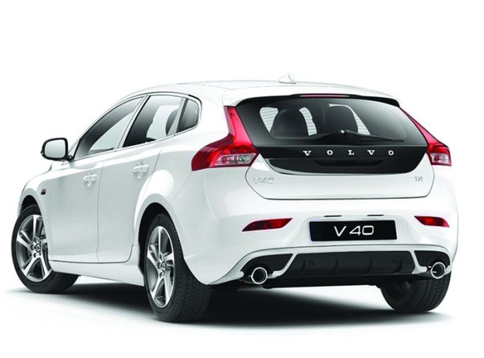 ด้านหลัง Volvo V40 T4 Dynamic Edition ด้านหลัง Volvo V40 T4 Dynamic Edition
