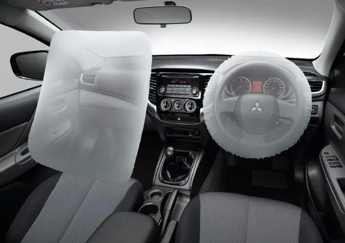 ภายในของ Mitsubishi Triton 2022