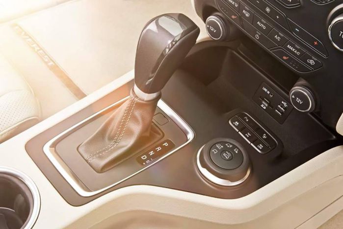 ​ภายใน Ford everest 2015