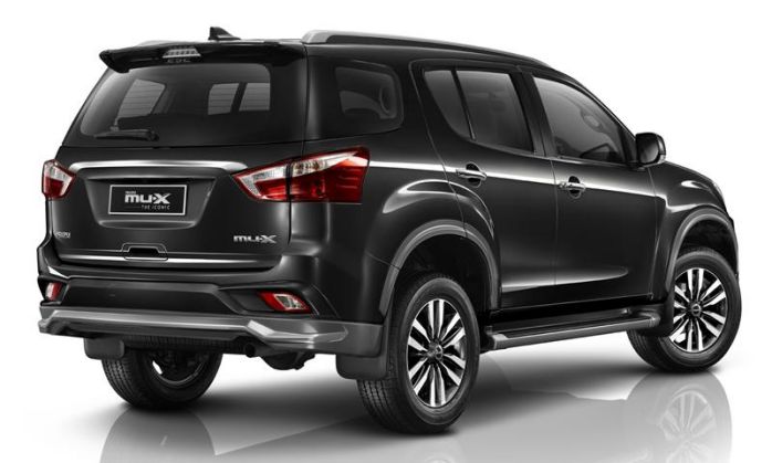 ​isuzu mu-x 2018 สีดำ
