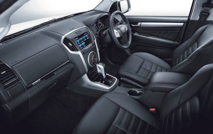 ​ภายใน isuzu mu-x 2018