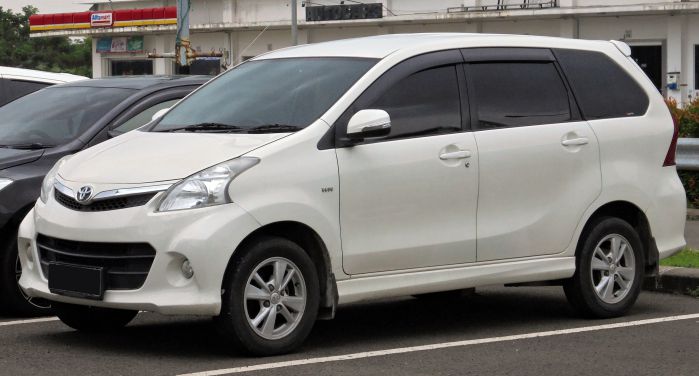 ภายนอก Toyota avanza 2012