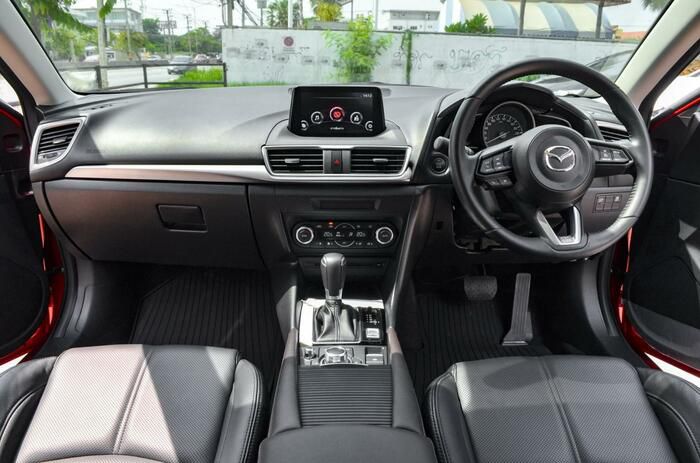 ภายใน mazda 3 2014 