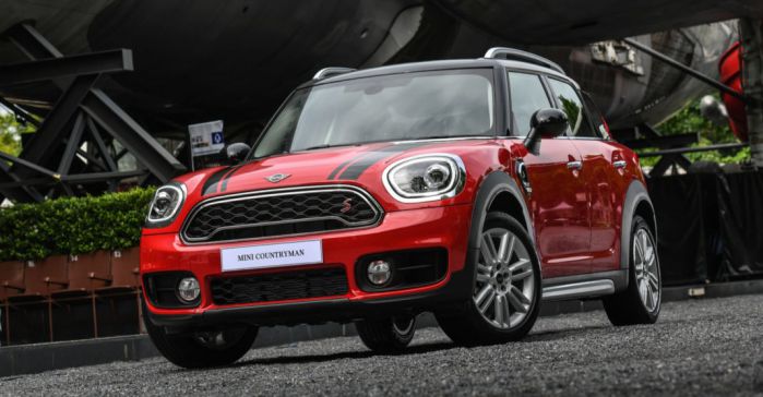 ด้านหน้า Mini cooper countryman 2019