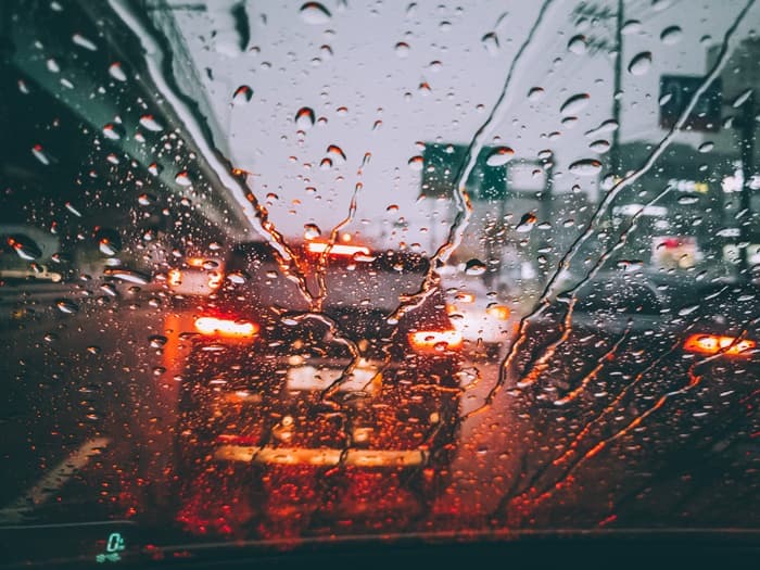 ขับรถยนต์ไฟฟ้าลุยฝน