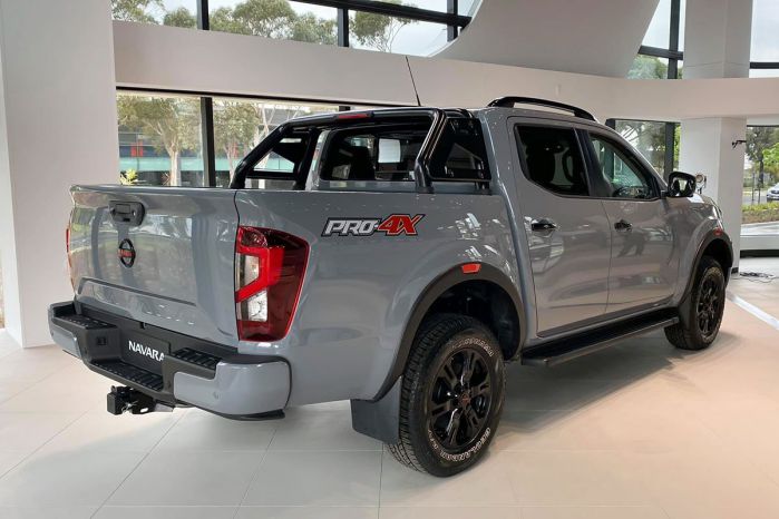 ภายนอกของ Nissan Navara 2022