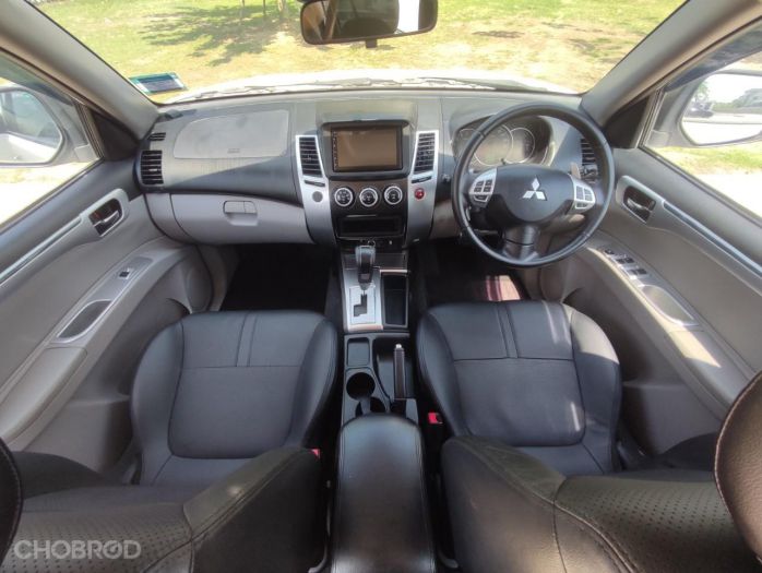 ภายในของปาเจโร่ 2013