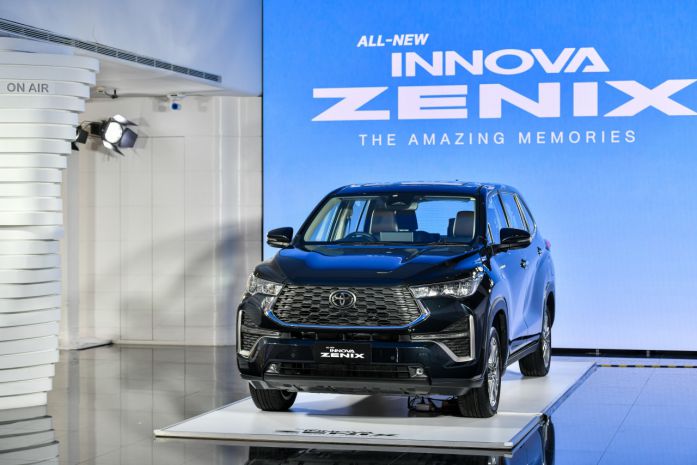 Toyota INNOVA ZENIX 2023