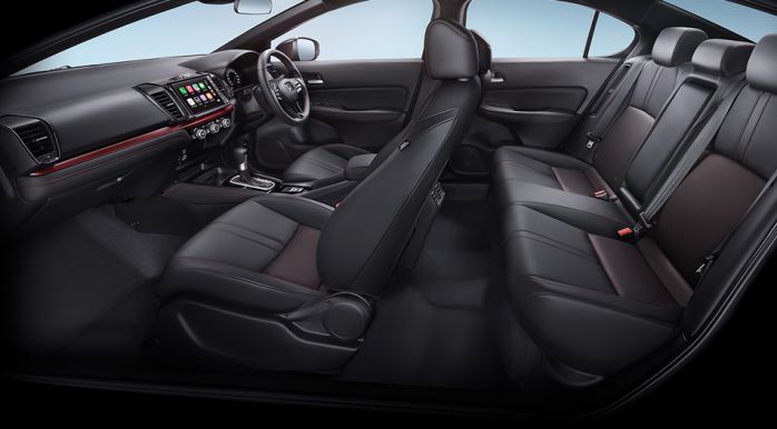 เบาะหนังแท้ที่สลับกับหนังสังเคราะห์สีดำ Honda City 2023