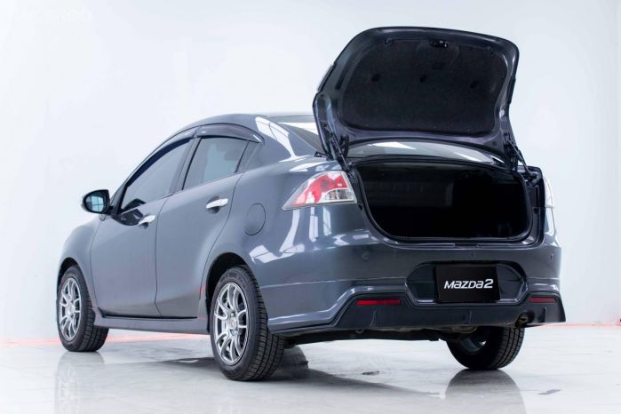 ด้านหลัง Mazda 2 ปี 2014 ด้านหลัง Mazda 2 ปี 2014