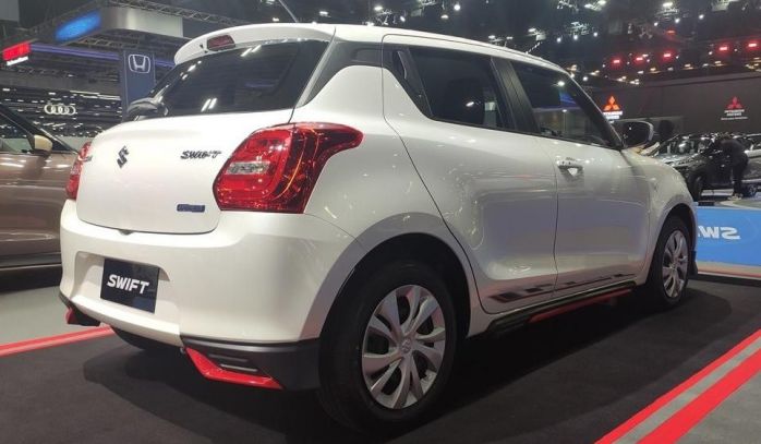 ด้านหลัง Suzuki Swift 2023