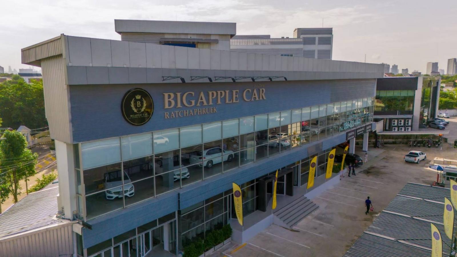 BIGAPPLE CAR by Poom
