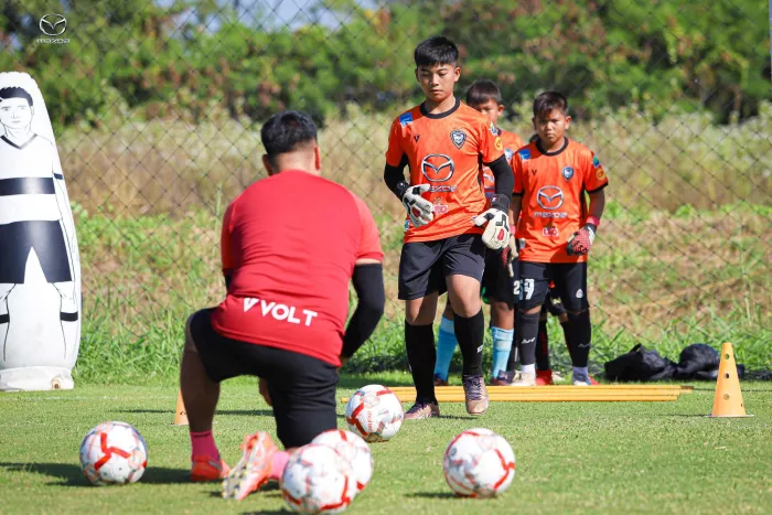 มาสด้า จัดแคมป์ฝึกฟุตบอลให้เยาวชนไทย
