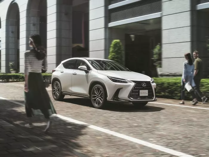 Lexus NX 450h+