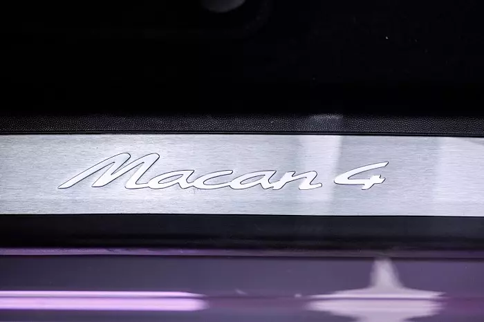 Porsche Macan 2024 เจ็นฯ 2 เปิดตัว 4 รุ่นย่อย ราคาเริ่ม 4.99 ล้าน ขุมพลังไฟฟ้าเคลมวิ่ง 641 กม./ชาร์จ