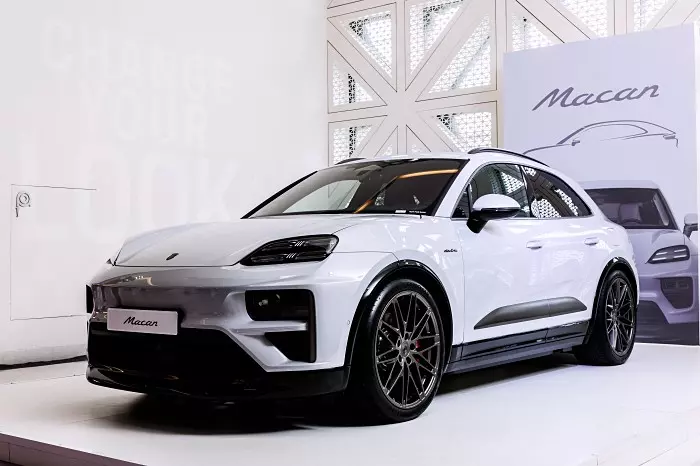 Porsche​ Macan Turbo 2024