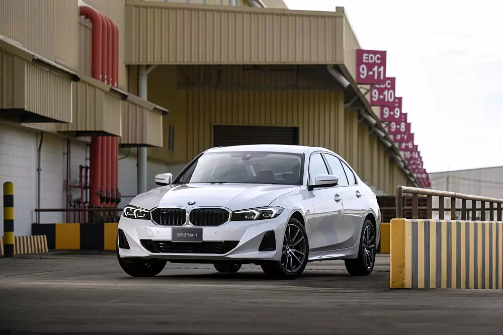 BMW Series 3 (G20) เปิดตัวรุ่นใหม่ 320d Sport (LCI) ราคา 2.399 ล้านบาท