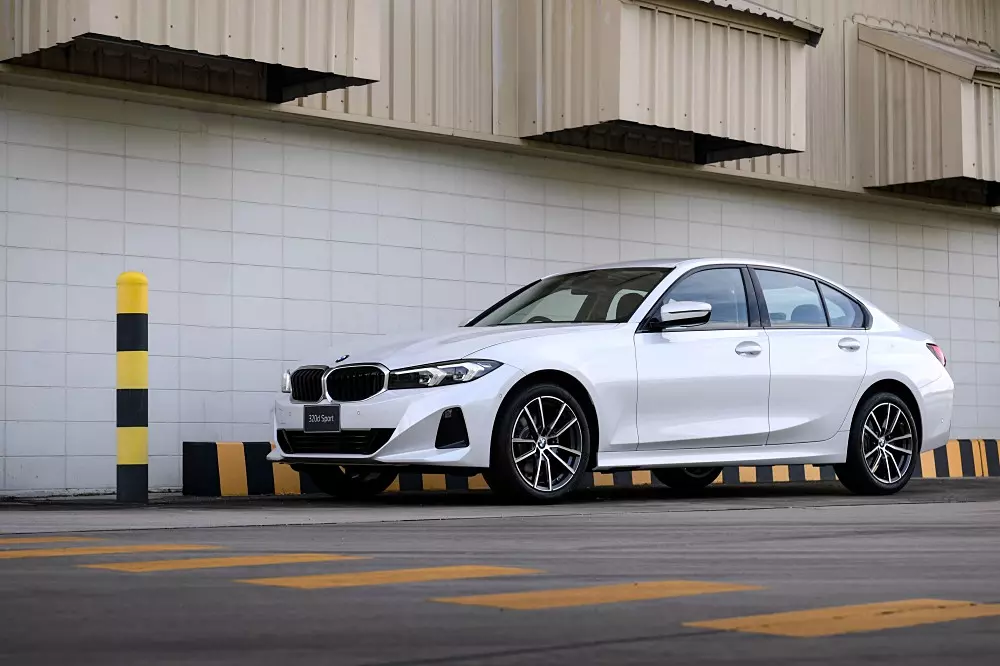 BMW Series 3 (G20) เปิดตัวรุ่นใหม่ 320d Sport (LCI) ราคา 2.399 ล้านบาท