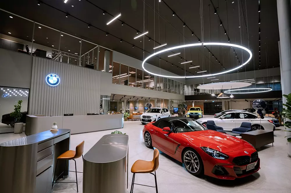 BMW เปิดโชว์รูมใหญ่อยุธยา บริการครบวงจร ตัวถังและสี รองรับ 12 คันต่อวัน