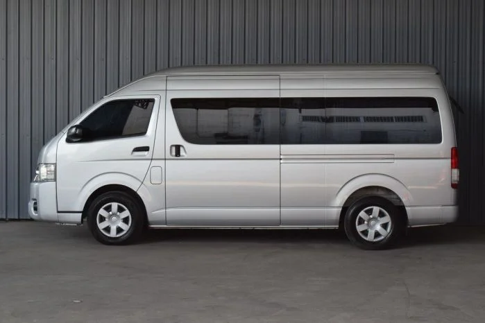 Toyota Hiace รุ่น 3.0 โฉม 2016