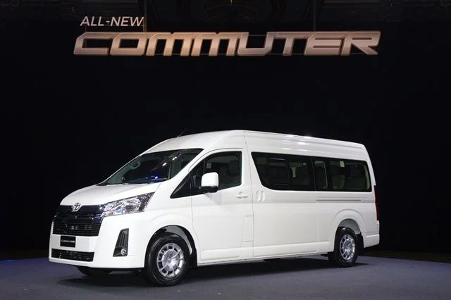 Toyota Commuter รุ่น 2.8 AT โฉม 2019