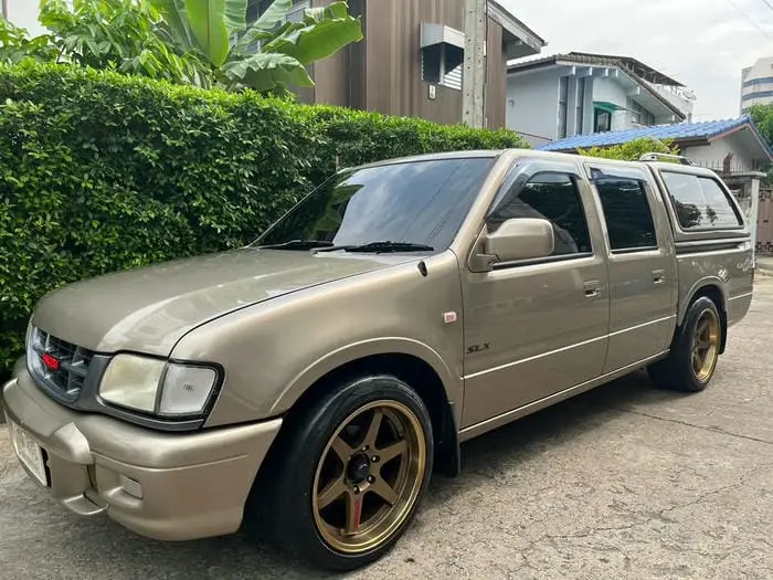 ISUZU DRAGON EYE ปี 2002 SLX 4 ประตู 