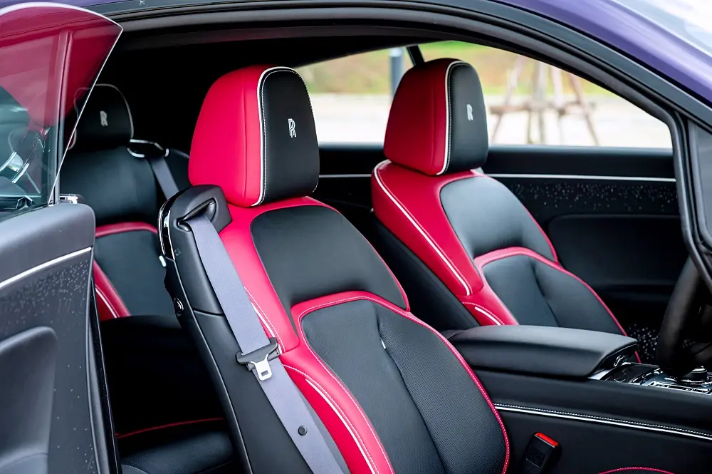 Rolls-Royce Spectre Black Badge 2025