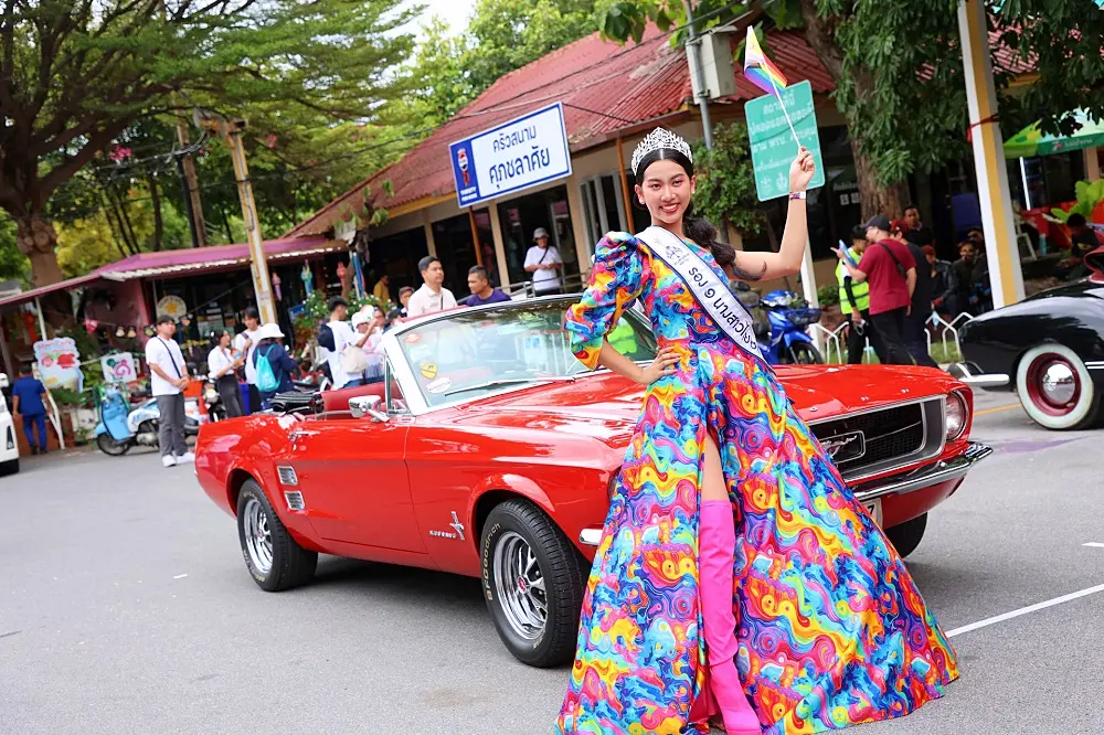 ประมวลภาพ รถโบราณร่วมขบวน Love Pride Parade 2025