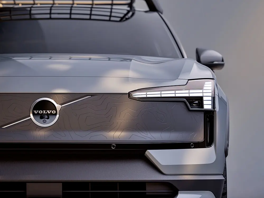 Volvo EX30 Cross Country ปี 2025