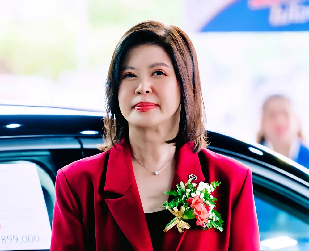 นางสาวทัศนียา พัฒนจิตวิไล กรรมการผู้จัดการ บริษัท ราชา ออโต้เซลส์