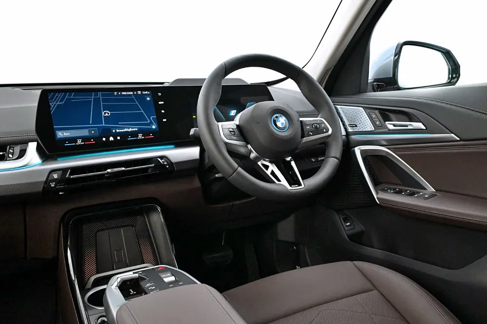BMW iX1L รุ่น eDrive20L M Sport ปี 2025