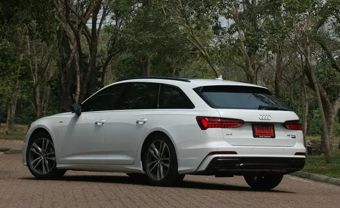 Audi A6 Avant 45 TFSI quattro S Line Black Edition