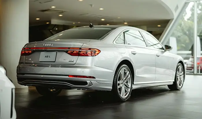 ภายนอก Audi A8