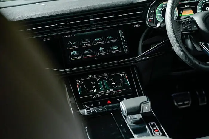 ภายใน Audi Q8 