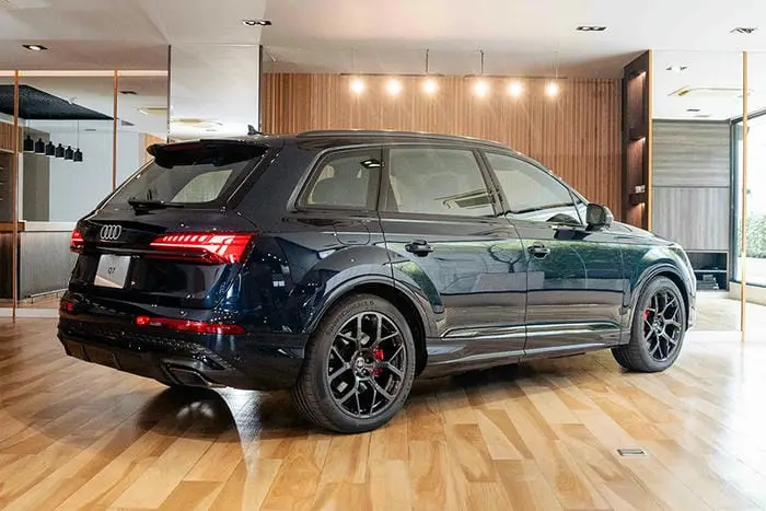 ภายนอก Audi Q7