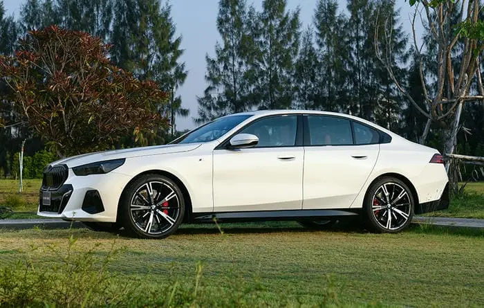 BMW Series 5 ตารางผ่อน และ ราคา