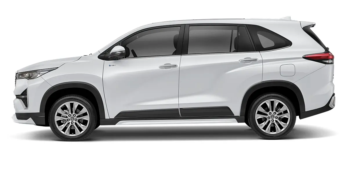 Toyota INNOVA ZENIX 2025 ไมเนอร์เชนจ์ รุ่น 2.0 HEV PREMIUM สีขาว