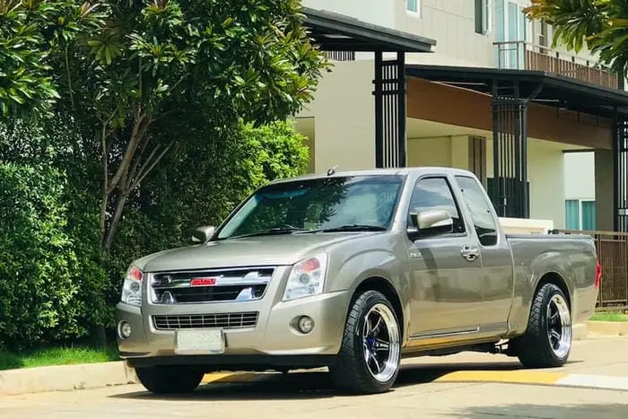 Isuzu D-max รถกระบะสายสายลุย Isuzu D-max รถกระบะสายสายลุย