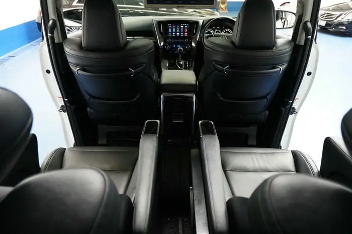 Toyota Alphard HYBRID SR C-Package E-Four 4WD ปี 2018 Toyota Alphard HYBRID SR C-Package E-Four 4WD ปี 2018
