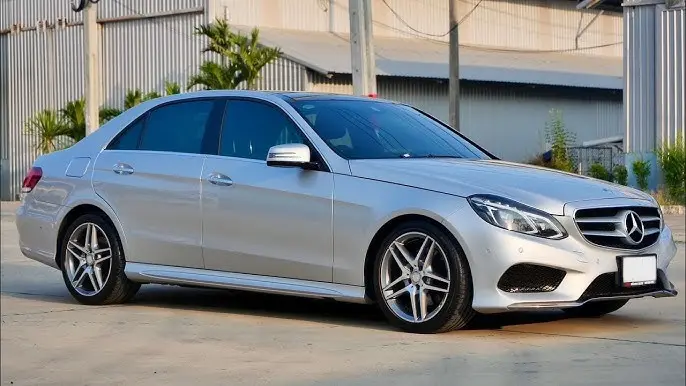 รถยนต์ Mercedes-Benz E300 2015