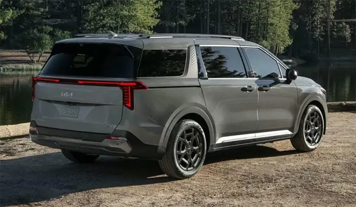 ภายนอก Kia Carnival LX ภายนอก Kia Carnival LX