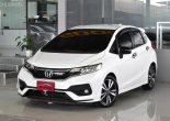 Honda JAZZ 1.5 RS i-VTEC ปี 2018 ใช้น้อย 3x,xxx โล รถบ้านมือเดียว ไม่เคยติดแก๊สแน่นอน ออกรถ 0 บาท